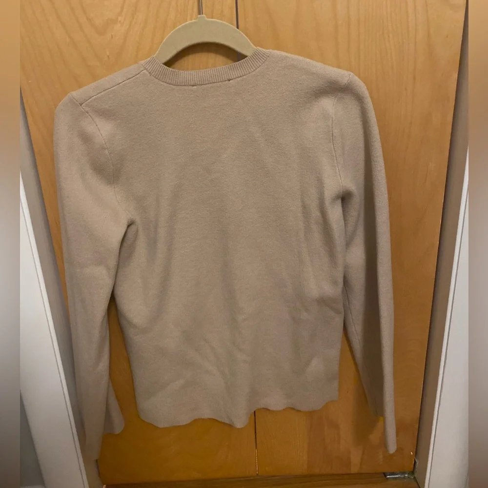 Ann Taylor V-Neck Sweater size XS - Picture 3 of 5